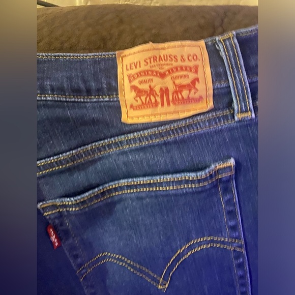 Levi High rise shorts - Picture 3 of 5